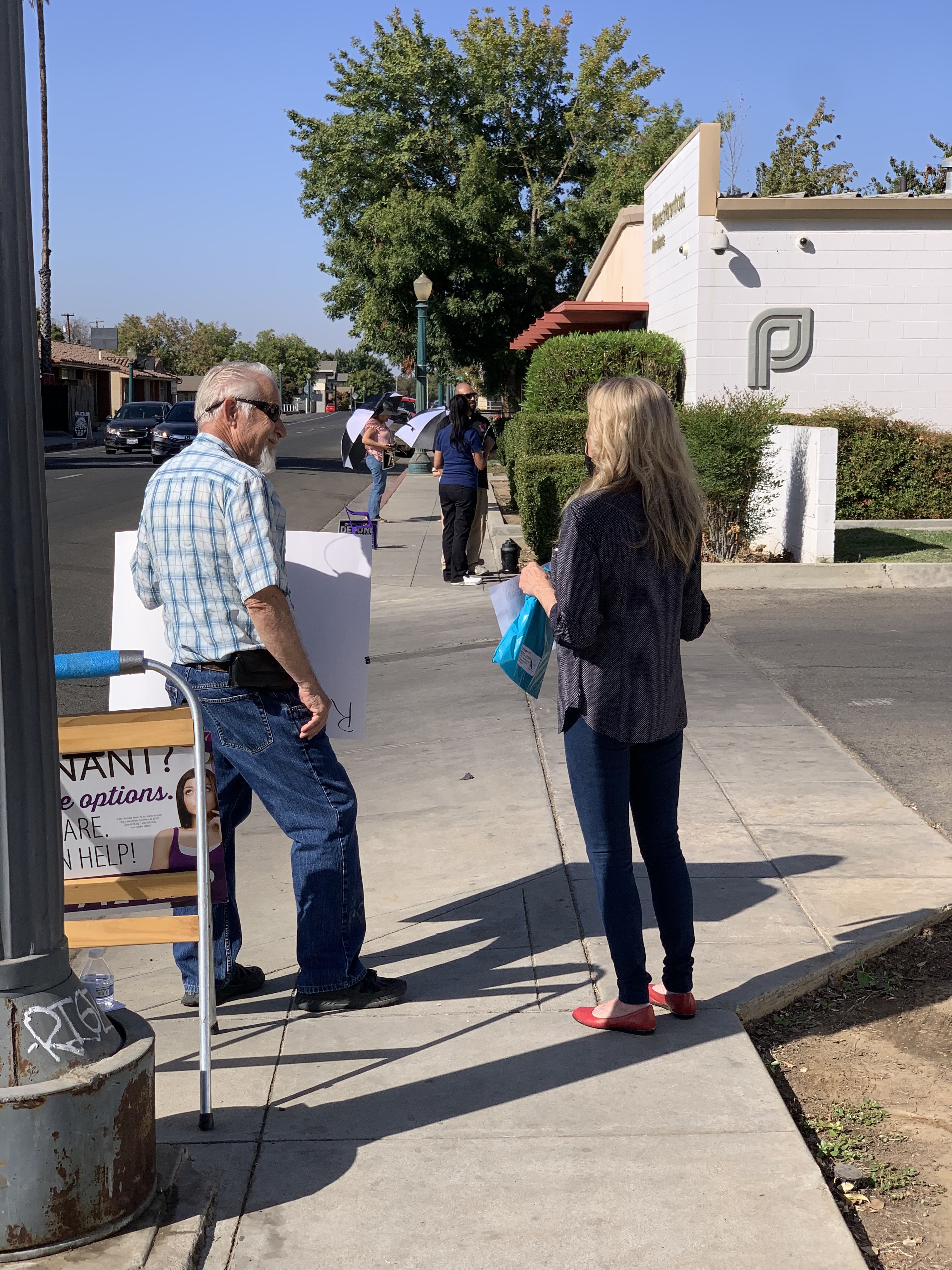 LIFEHOUSE sidewalk outreach volunteers on Fulton Street